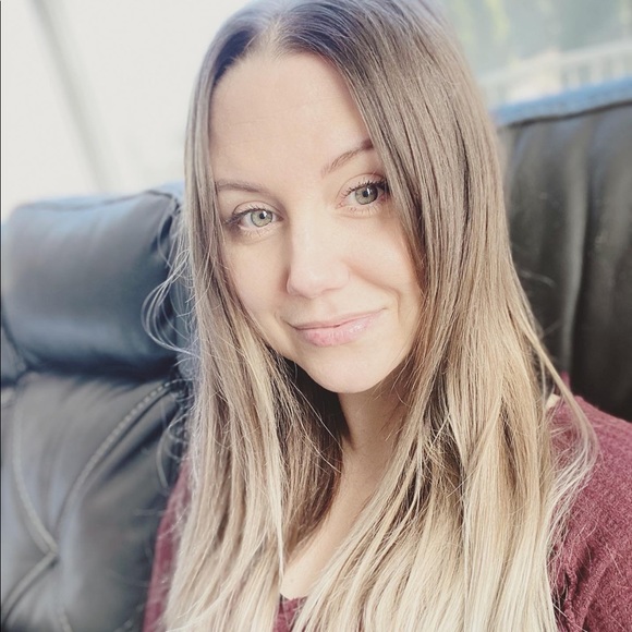 Hi, I’m Robyn! - Picture 1 of 3